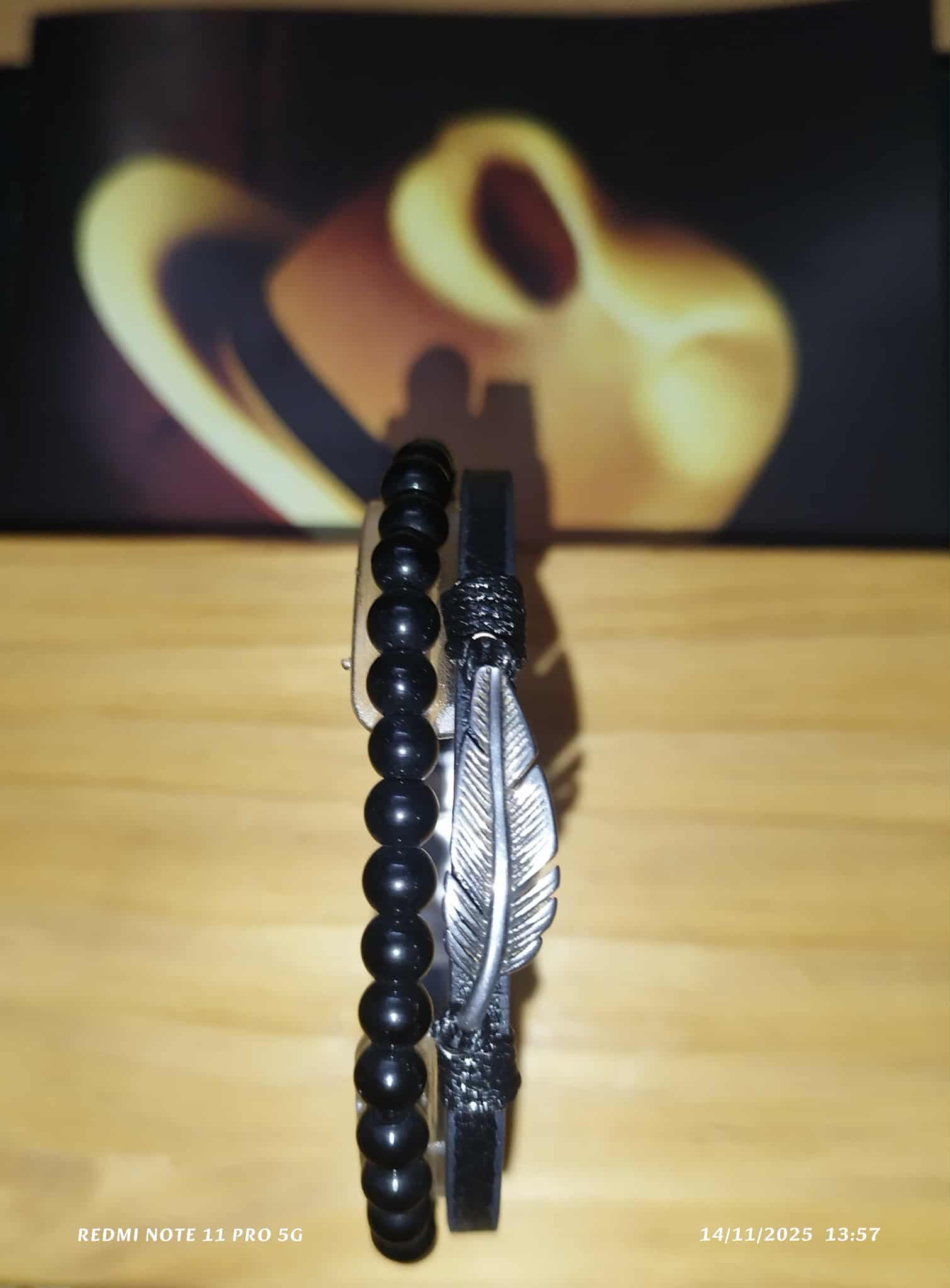 Z. Bracelet en cuir et divers – Image 15