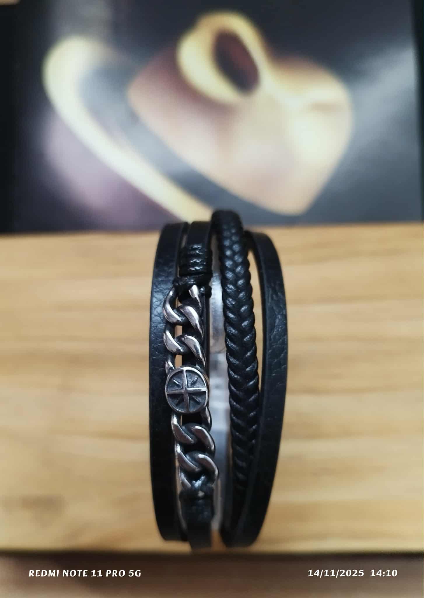 Z. Bracelet en cuir et divers – Image 25