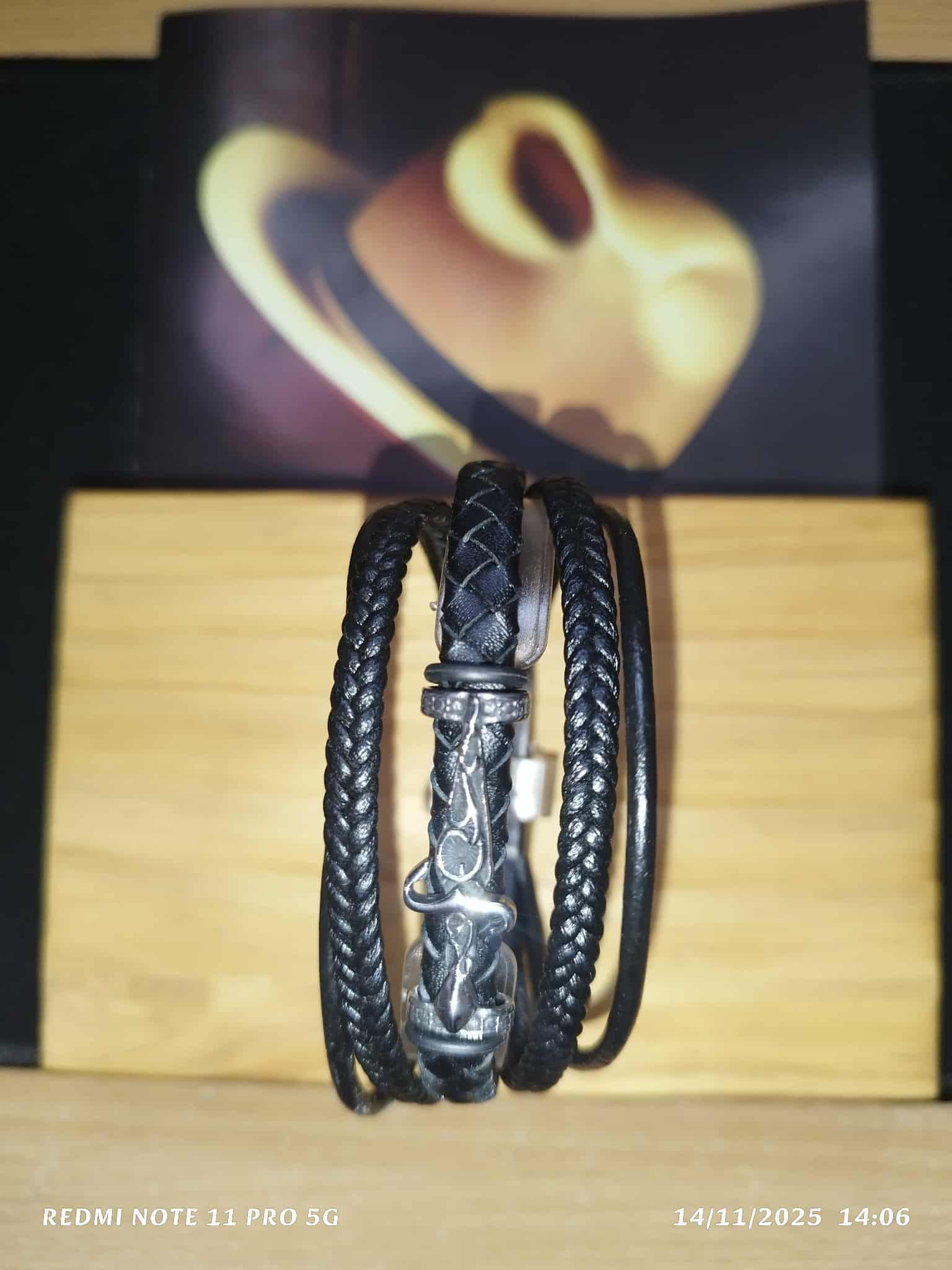 Z. Bracelet en cuir et divers – Image 11