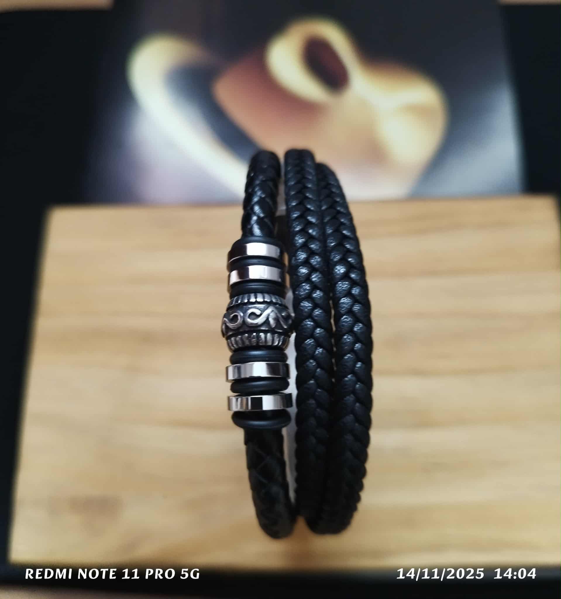 Z. Bracelet en cuir et divers – Image 12