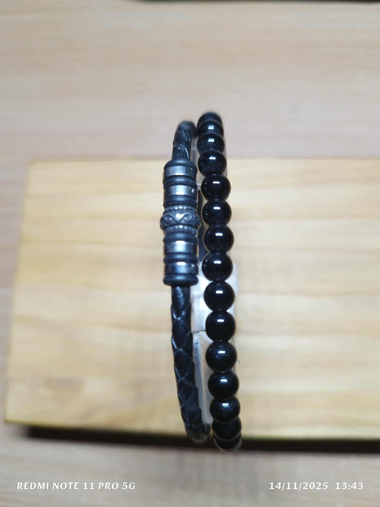 Z. Bracelet en cuir et divers – Image 22